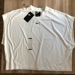 Nike short boxy tee